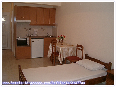 NTALLAS ROOMS TO RENT, Photo 7